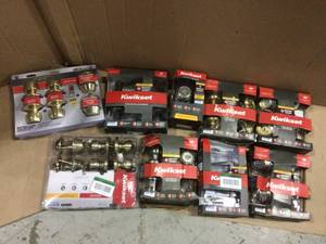 Lot of assorted Kwikset door knobs customer returns see pictures