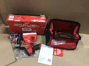Milwaukee M12 12-Volt Hackzall Recip Saw (2420-20) battery and charger no blade
