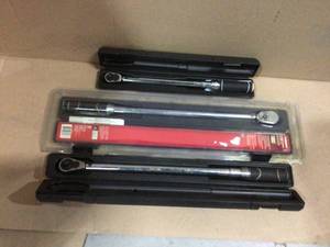 MIX LOT OF TORQUE WRENCH BY HUSKY Customer Returns See Pictures&nbsp