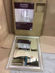 Medium Rectangle Silver Beveled Glass Classic Mirror (31 in. H x 23 in. W) Customer Returns See Pictures&nbsp