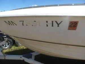 lot 3 image: 2000 Bayliner 2150 Capri