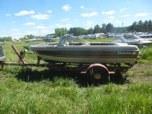 lot 23 image: 1986 Forester Boat