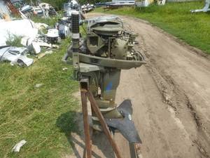 lot 61 image: Evinrude 25 Outboard