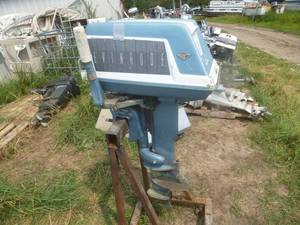 lot 71 image: Evinrude Fast Twin Outboard 10 Hp