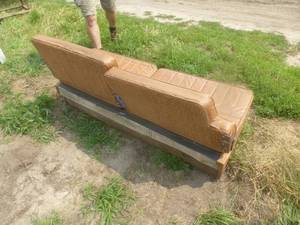 lot 74 image: Rear Seat Compartment