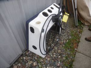 lot 27 image: 1976 Sylvan Boat Helm