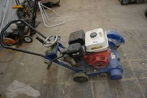 lot 32 image: Pre Cut Brand Gas Powered Concrete Saw