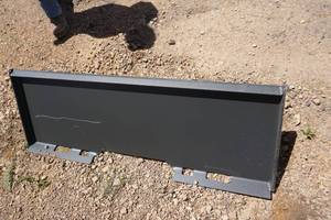 lot 26 image: Brand New Grey Wolf Brand Universal Mount Bobcat Skid Loader Skid Steer ReceiverTrailer Mover Attachment