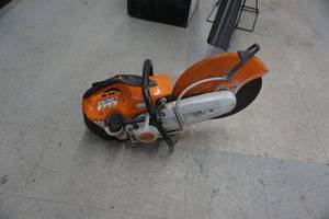 lot 33 image: Stihl Model TS420 Power Concrete Chop Saw