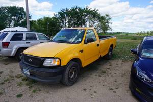 lot 8 image: 1999 Ford F-250 Pick Up Truck
