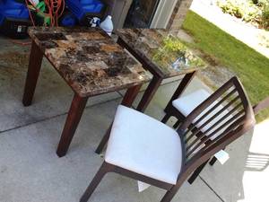 (2) Side Tables (22.25 X 23.25 X ...