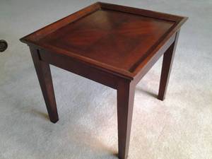 End Table 25.5 X 23.5 X 23...