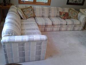 2 pc. Sectional Couch (82 X 35 X ...