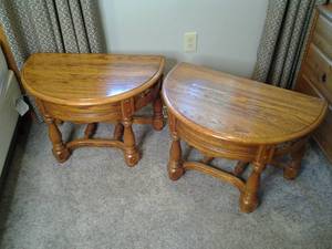 (2) Vintage Bedside Tables (30 X 1...