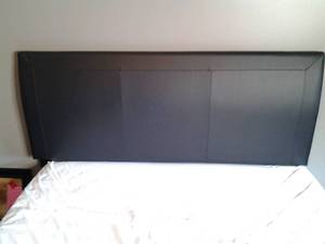Queen Bed, Frame, & Head Board (60....