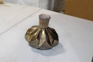 lot 107 image: Lot of (4) Accent Dcor Bud Vases (in box)