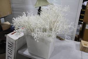 lot 112 image: Lot of Frosted Branches Dcor (in bin)