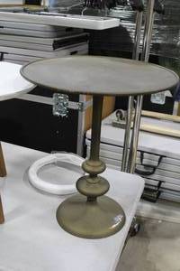lot 9 image: Tarnished Bronze Metal Pedestal Side Table