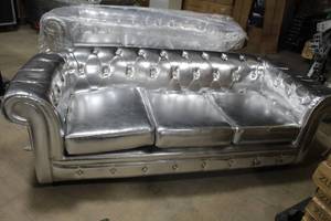 lot 171 image: Living Room Couch