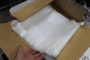 lot 325 image: Lot of (1 Box) Plastic Reusable Bags 1Lx1W