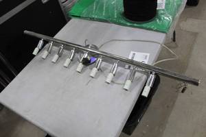 lot 326 image: Chrome Light Fixture 9-lamp