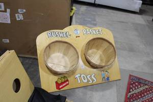 lot 365 image: Bushel Basket Toss Game