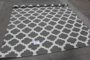 lot 385 image: Area Rug 10Lx8W