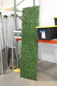 lot 401 image: Faux Hedge Wall Section 84Lx24W