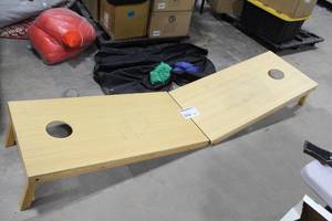 lot 408 image: Tailgating Pros Bag Toss Game  with Wood Holes (x2), Green Bags (x4), Blue Bags (x4), Storage Bag