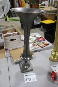 lot 478 image: Vase