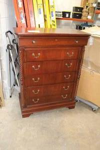 lot 5 image: Lexington Wood Dresser 6-Drawer