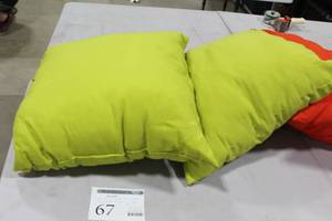 lot 67 image: Lot of (2) Outdoor Throw Pillows