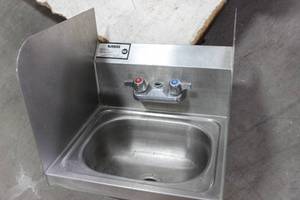 lot 52 image: Hand Wash Stainless Steel Sink 16x15