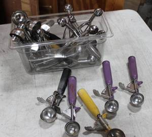 lot 147 image: Kitchen Tools Big Lot