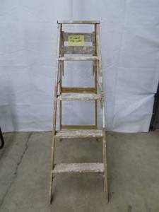 5 Wooden Step Ladder
