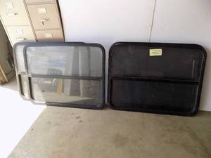4 Fish HouseCamper Windows