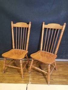 lot 8 image: Charming Set of Antique Tell City Chairs