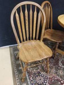 lot 53 image: Farmhouse Solid Oak Dining Set