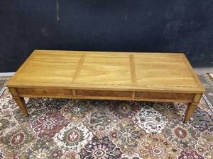 lot 92 image: Lovely Mahogany Inlay Coffee Table