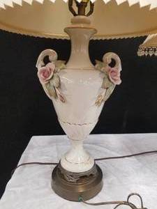 lot 161 image: Pair of Italian Capo di Monte Vase Table Lamps