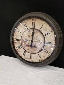 lot 100 image: Chateau Laurent Wall Clock