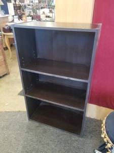 lot 66 image: Three Shelf Bookshelf