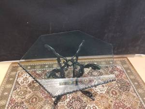lot 44 image: Chic Glass Hexagon Table