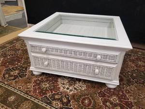 lot 48 image: Darling White Wicker CoffeeGame Table