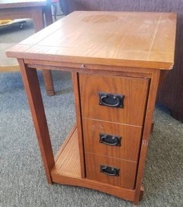 lot 61 image: Bright Solid Oak Mission Side Table