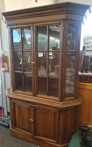 lot 47 image: Classic Oak China Cabinet