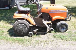 lot 1 image: Riding lawn mower