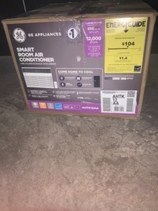 GE 12,000 BTU 115-Volt Smart Window Air Conditioner with WIFI and Remote in White ENERGY STAR. See Pictures