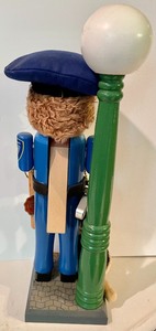 lot 7 image: Steinbach American Hero Policeman Nutcracker- Signed by Artist