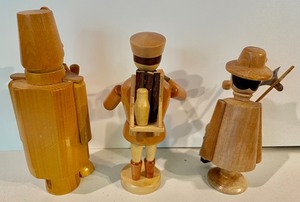 lot 10 image: 3 Carved Wood Smokers